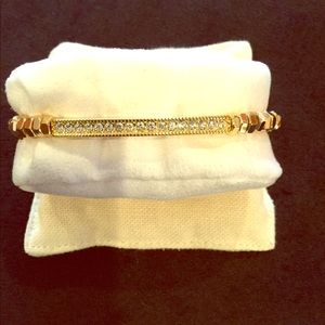 Gold tone bracelet